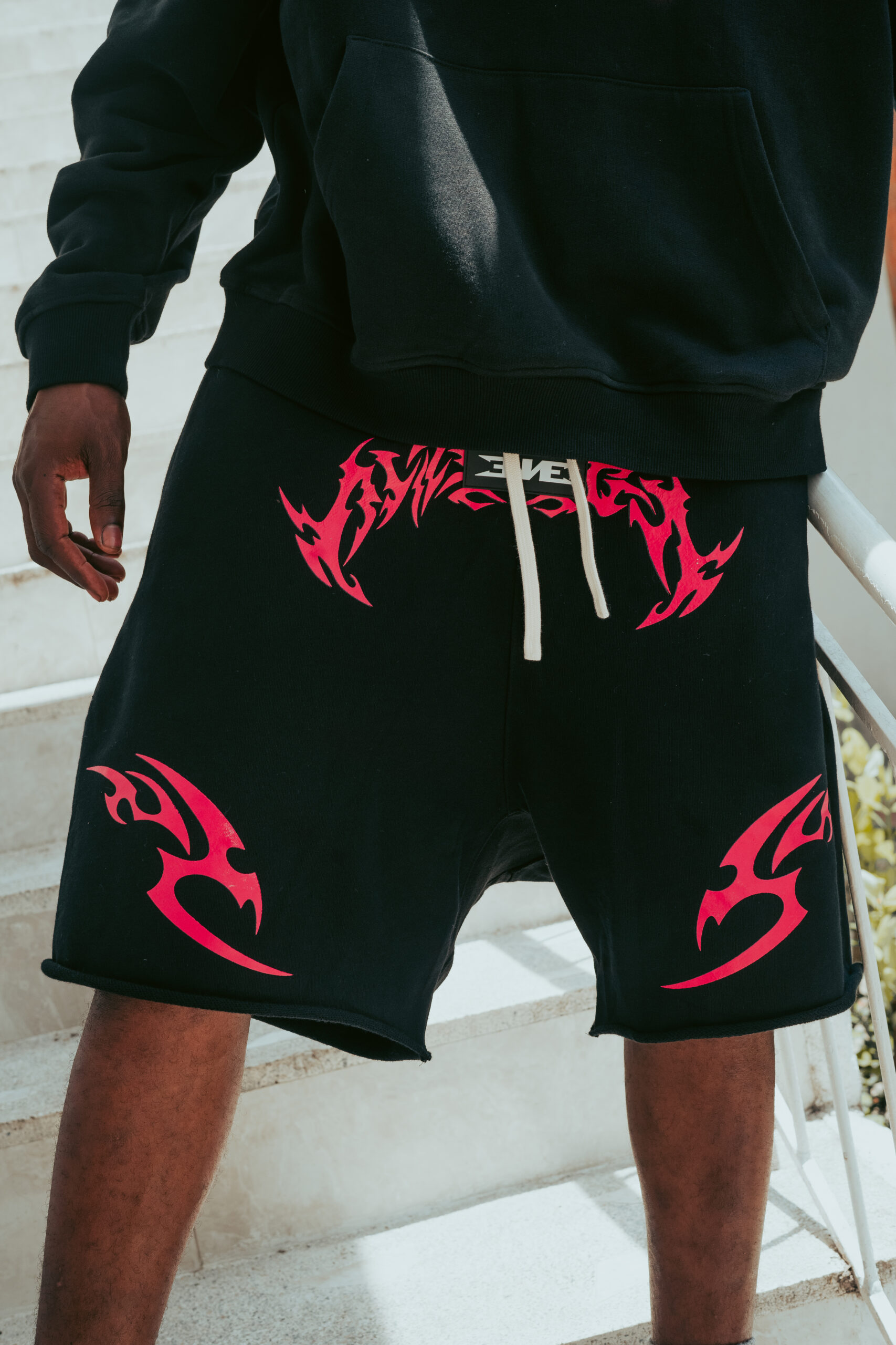 INFERNO SHORTS - Color Midnight Black - Imagen 2